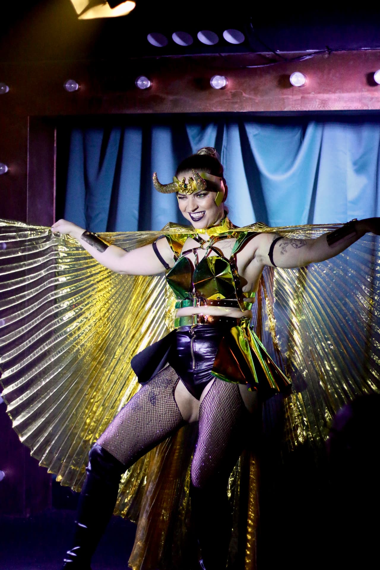 Luna de Lux performing live in a cabaret venue