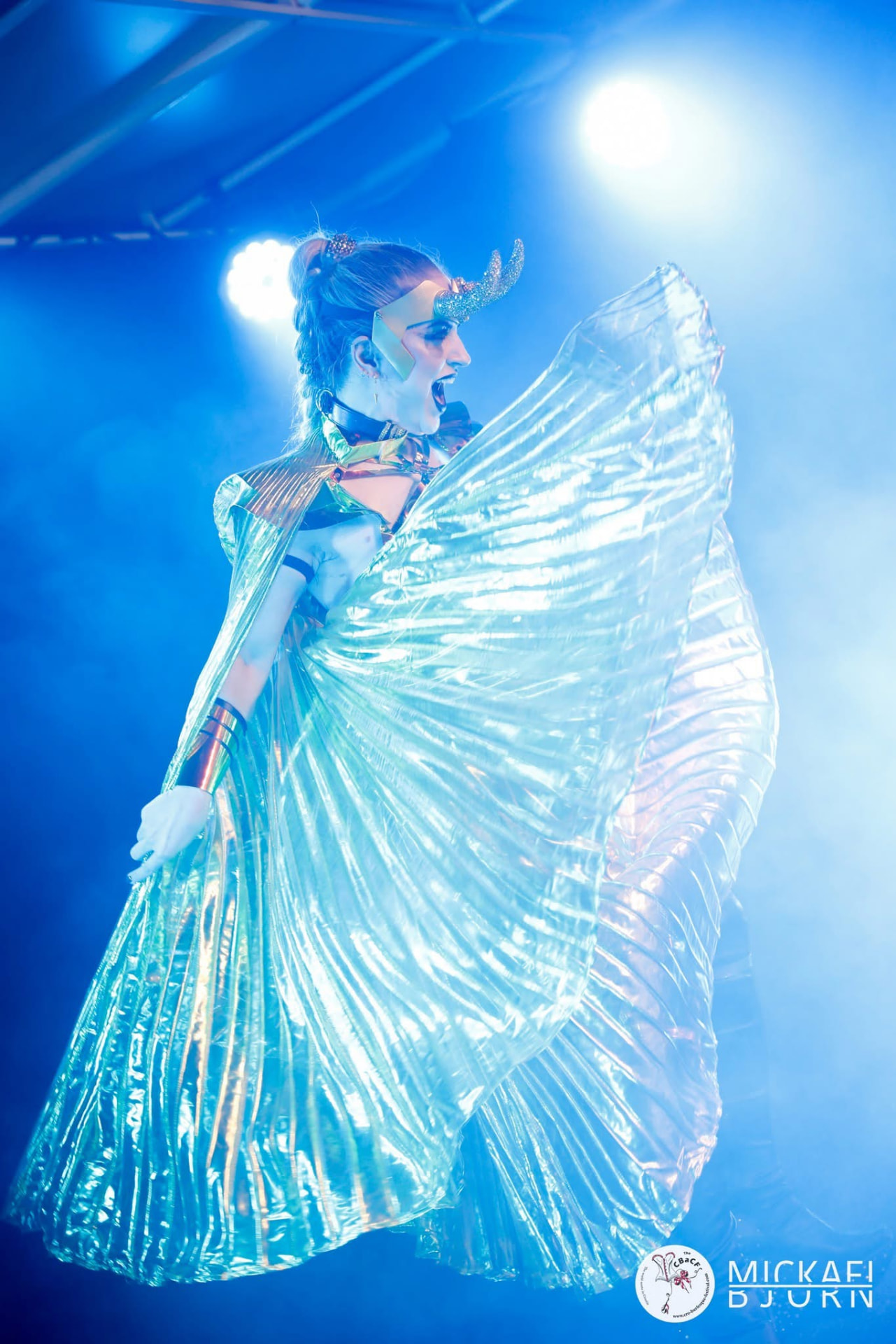 Luna de Lux performing live in a cabaret venue